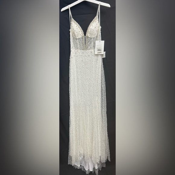 Mac Duggal 68175 EMBELLISHED PLUNGE NECK SLEEVELESS TRUMPET GOWN *flawed - Picture 8 of 10